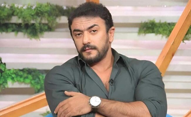 أحمد العوضي يفاجئ جمهوره بتجربة جديدة خارج الدراما الشعبية