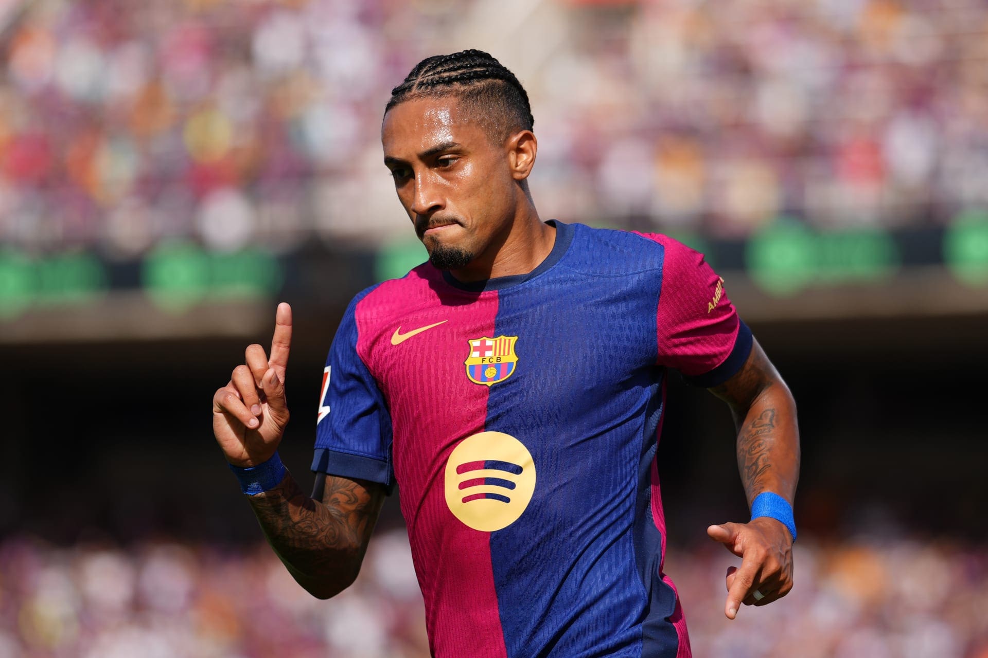 بعد الخسارة أمام جيرونا... رافينيا يهاجم التحكيم