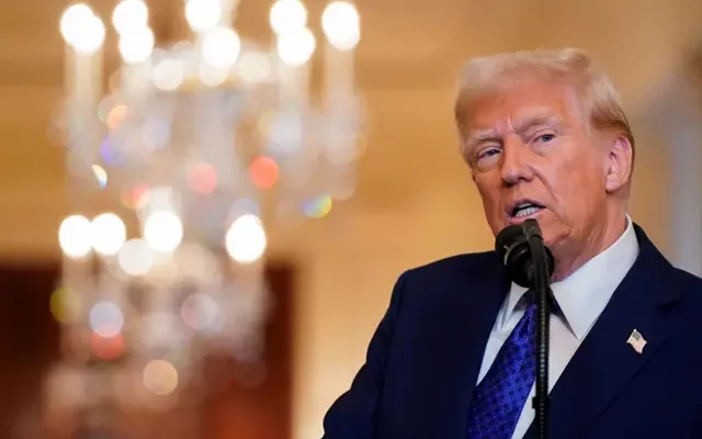 ترامب يفرض رسومًا جمركية مؤلمة على الدول التي تشتري النفط والغاز من فنزويلا