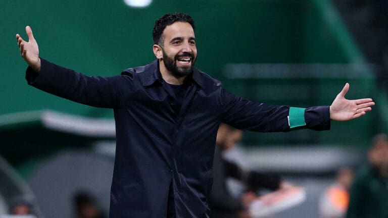 أموريم غاضب بعد تعادل مانشستر يونايتد مع وست هام ويعد بتحسين الأداء