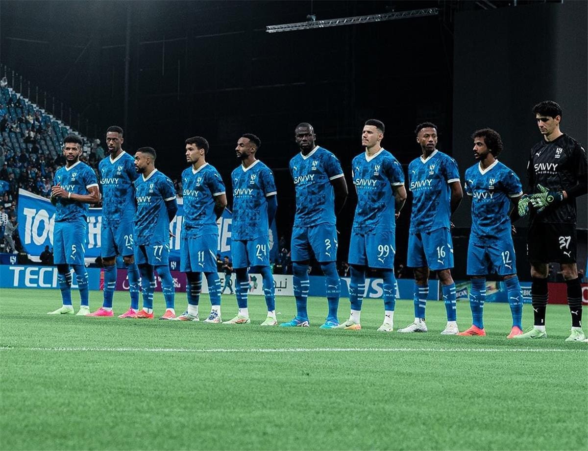 الهلال يعود إلى القمة بفوزه على ضمك ويزيح النصر عن صدارة دوري "روشن"