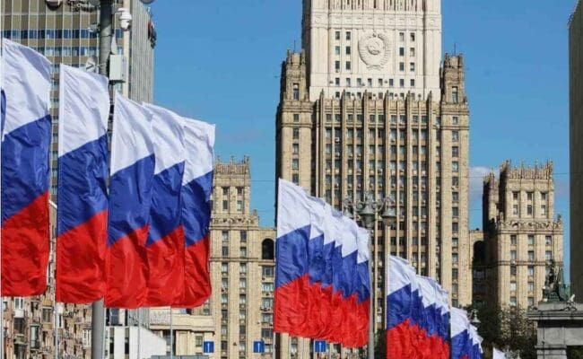 روسيا تواجه أصعب أزمة معيشية منذ بدء الحرب مع تراجع القدرة الشرائية وارتفاع الأسعار