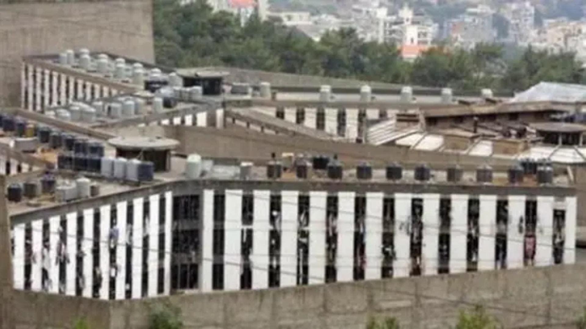 لبنان- بيروت ودمشق تتفقان على تسليم 300 موقوف سوري