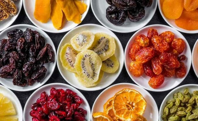 هل الفواكه المجففة ضارة لمرضى السكري؟ إليك الطريقة الصحية لتناولها