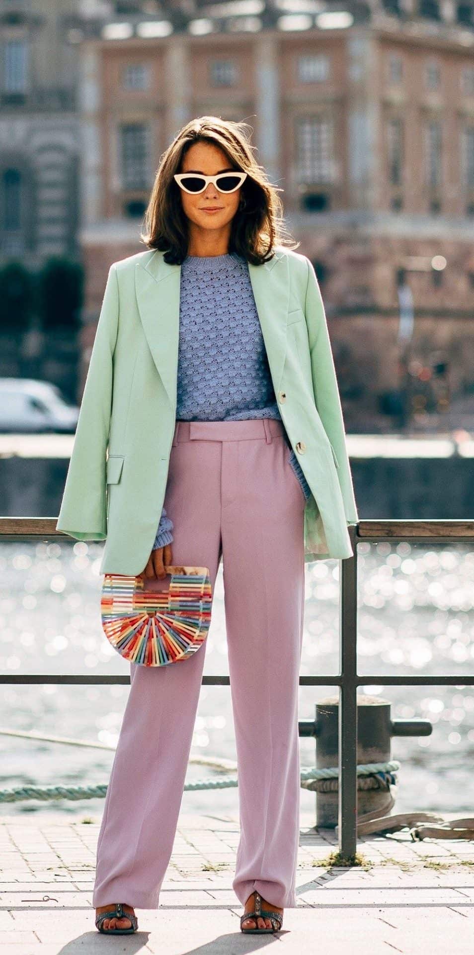 ألوان الباستيل تزين إطلالات موسم 2025 بأناقة ورقي