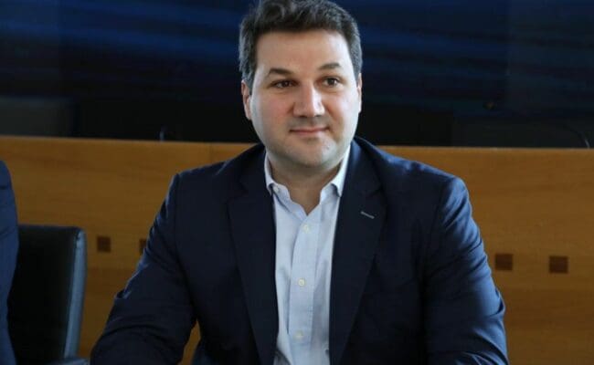 لبنان- نديم الجميل يزور ضريح الحريري