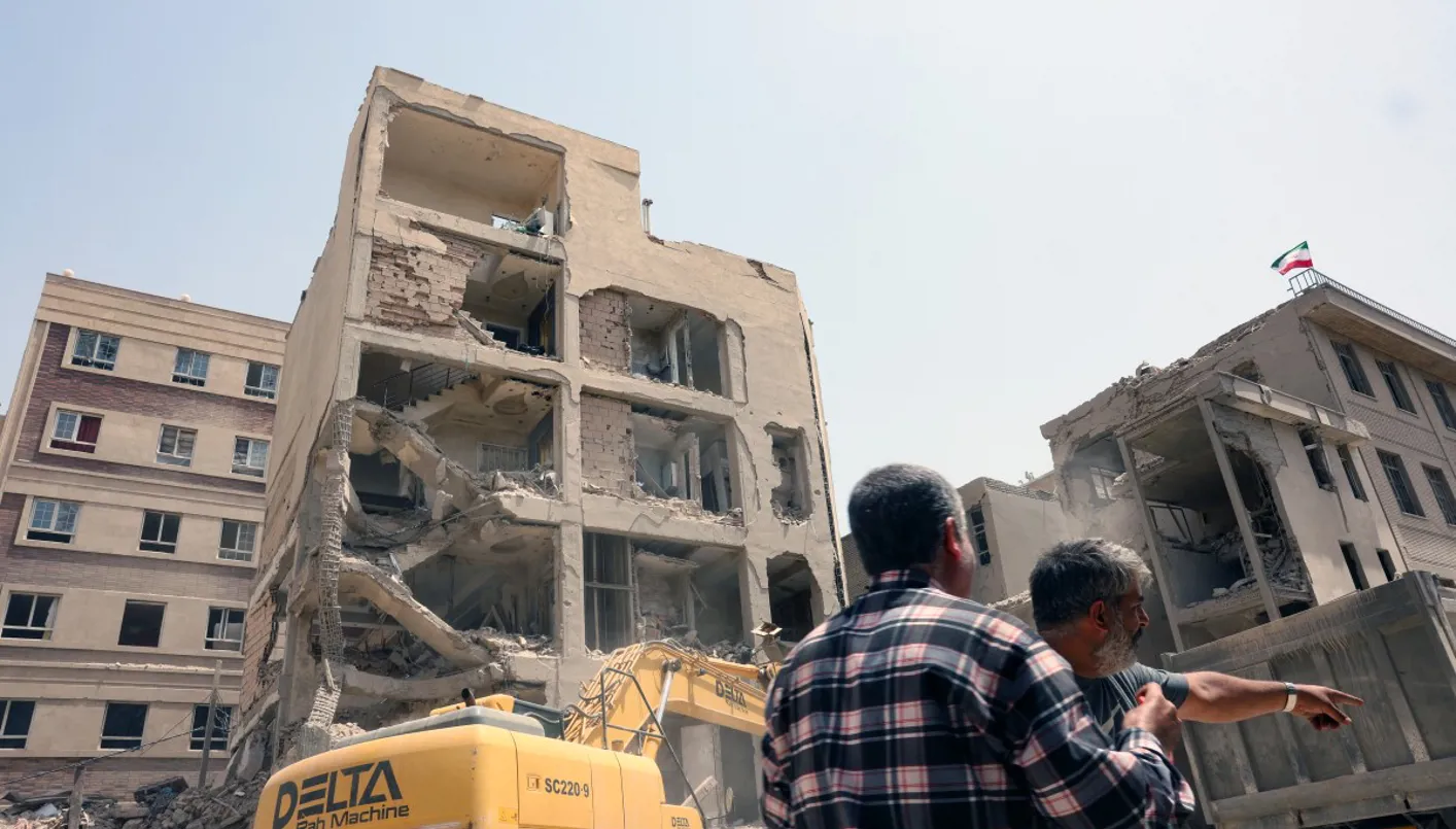 إسرائيل: قتلنا 30 مسؤولاً أمنياً إيرانياً و11 خبيراً نووياً