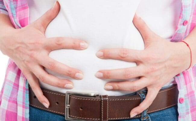 طرق فعّالة لزيادة استهلاك الألياف الغذائية وتقليل الانتفاخ والغازات