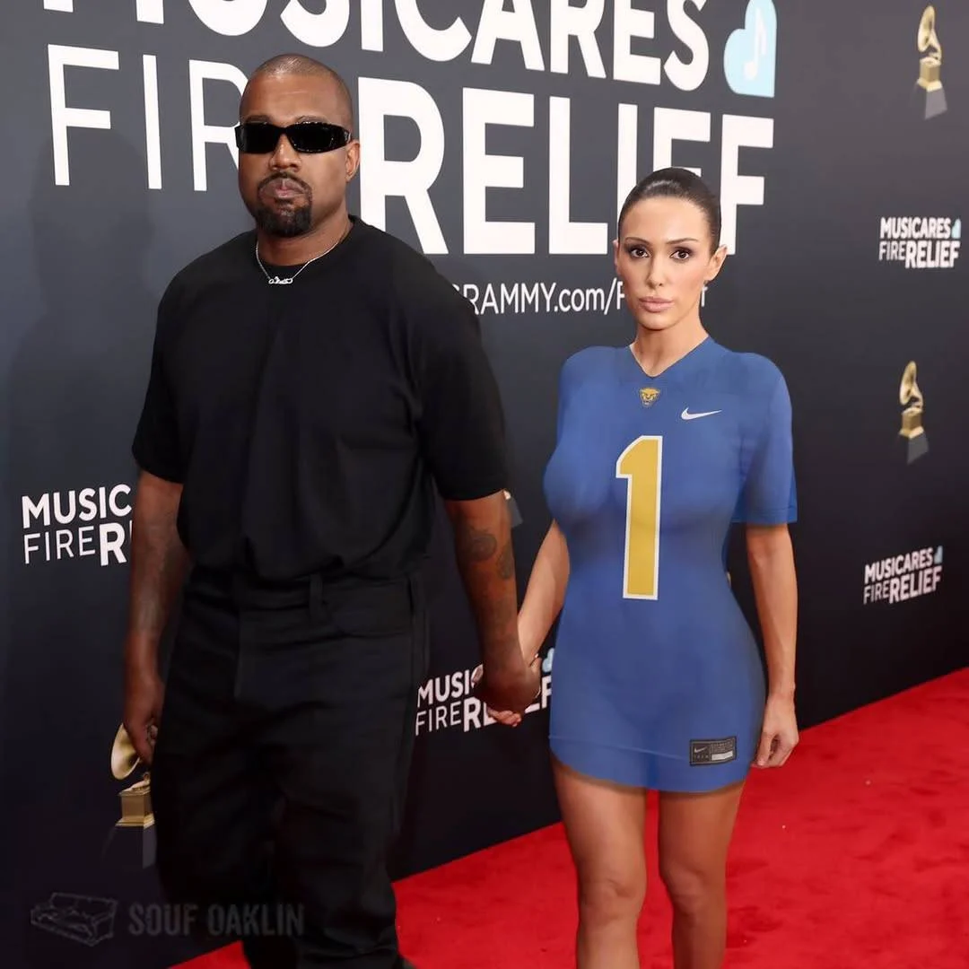 بيانكا سينسوري تثير الجدل مجدداً بملابسها المكشوفة