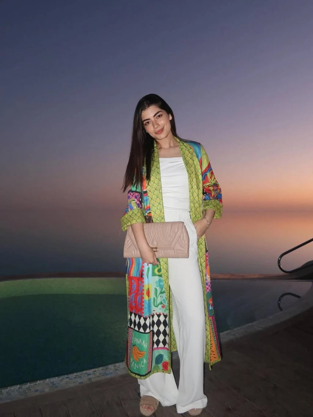 ليلى أحمد زاهر تتألق بكيمونو ملون