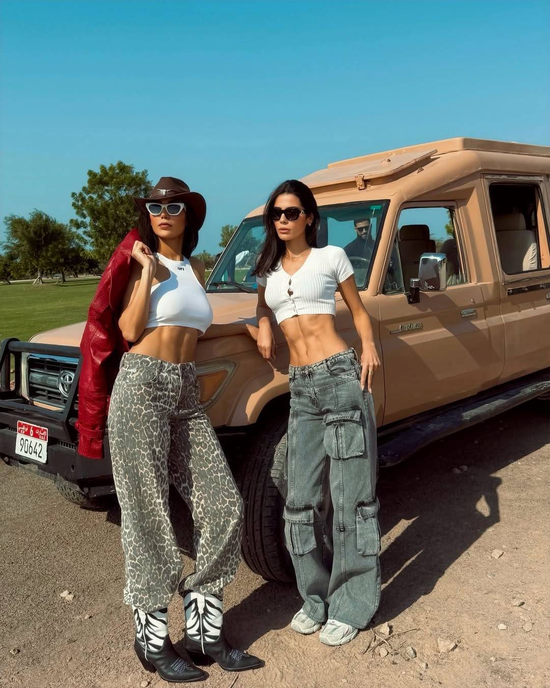 موضة الكروب توب تسيطر على أسلوب النجمات في ربيع وصيف 2025