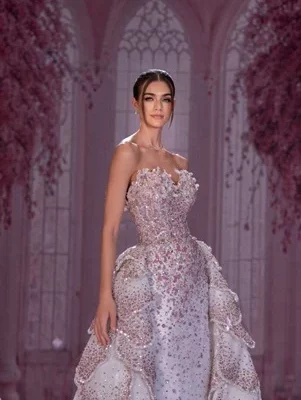 منال عجاج تحتفي بأنوثة المرأة في مجموعة "تُزهِر رغم كل شيء" لخريف وشتاء 2025–2026