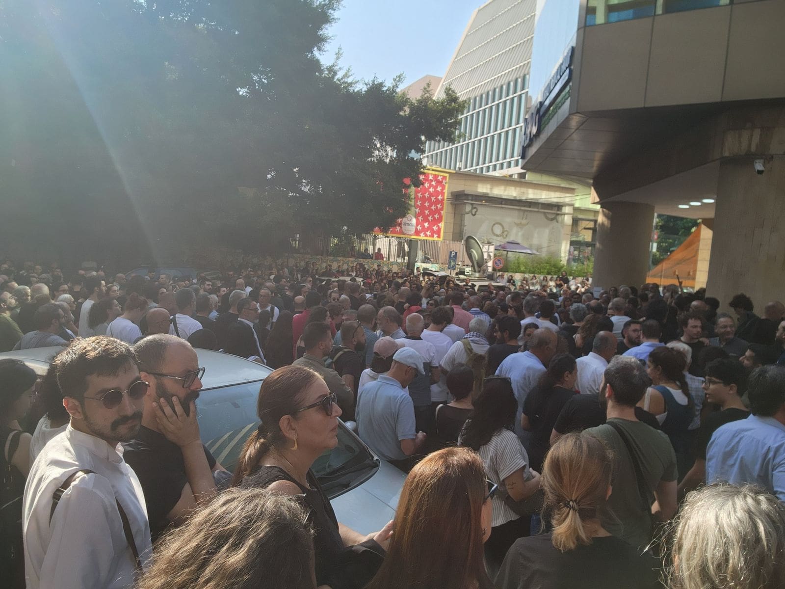 بالفيديو: الحمرا تودع زياد الرحباني: اليوم صوت الصمت موسيقى!