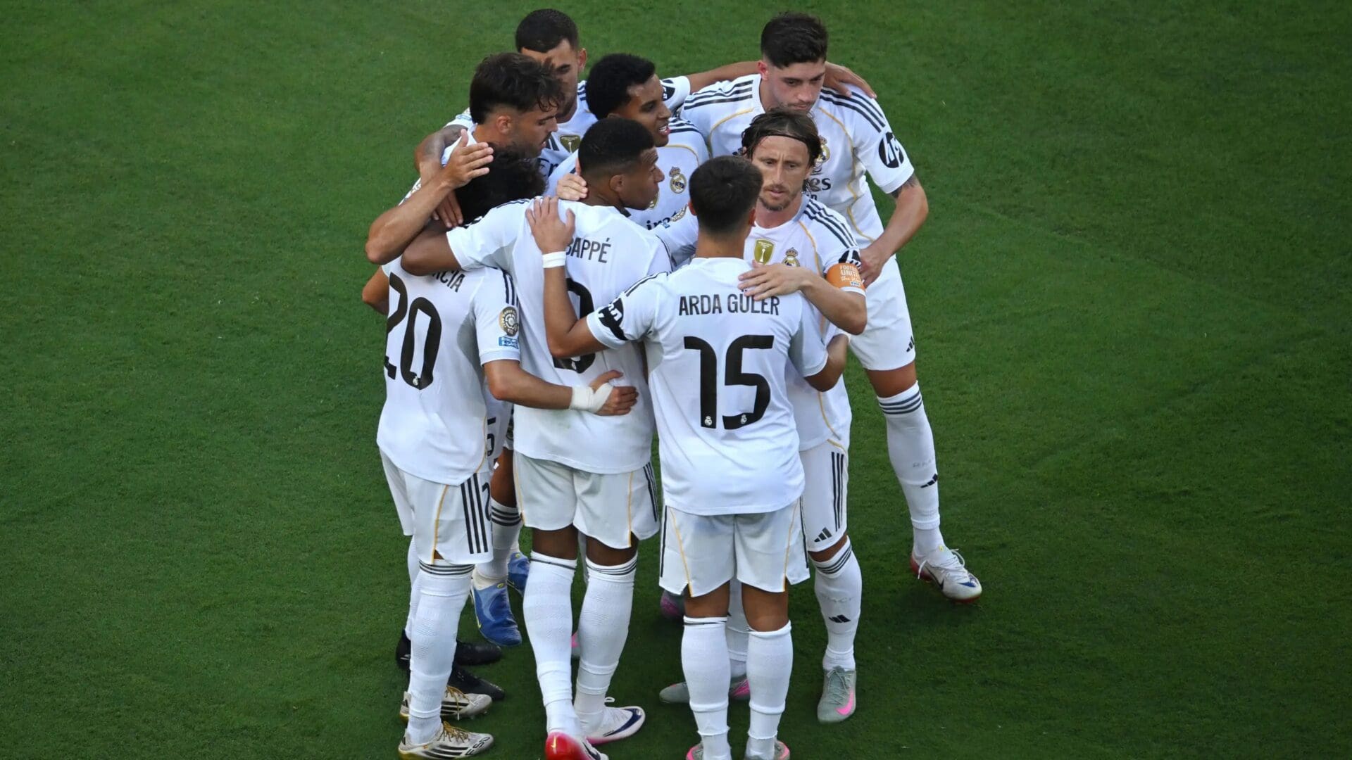 ريال مدريد يستعيد اعتباره بفوز مهم على بنفيكا في دوري الأبطال