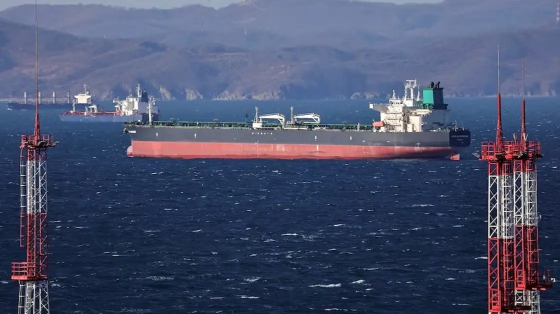 أسعار النفط تهدأ بعد قفزة قوية