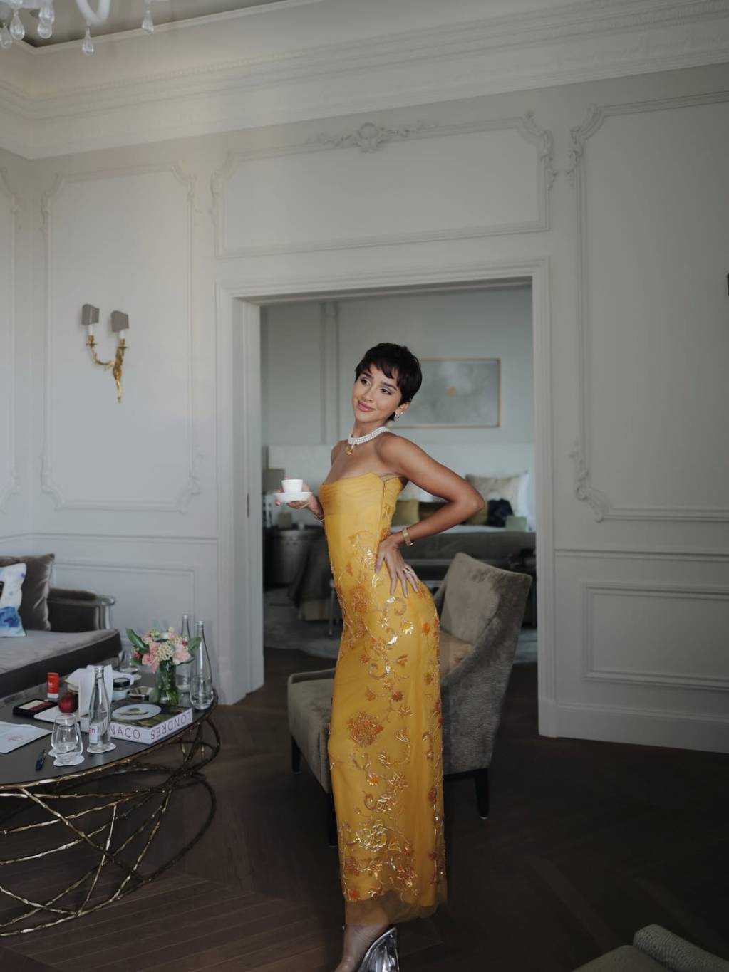 عبدالله بقصة شعر قصيرة تسرق الأضواء في موناكو: أناقة وتمرد بثوب جورج حبيقة