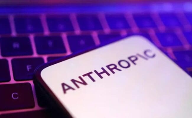 "أنثروبيك" تطلق وكيل Claude AI داخل متصفح كروم: تجربة تصفح تفاعلية وسط تحذيرات أمنية