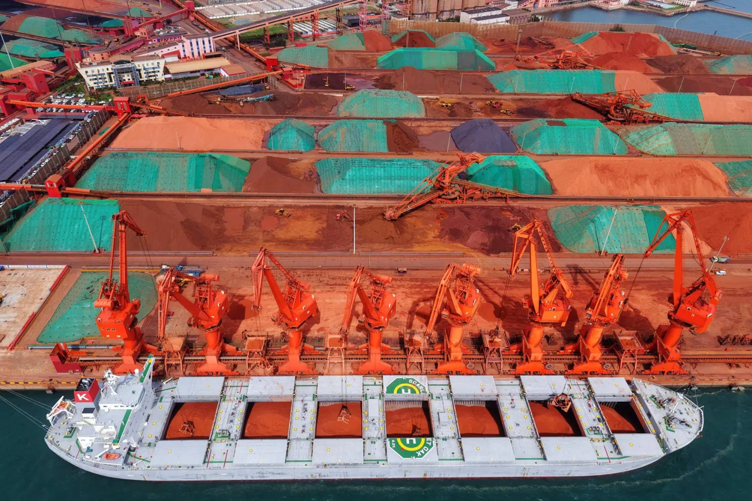 أرباح الشركات الصناعية في الصين تهبط للشهر الثالث على التوالي