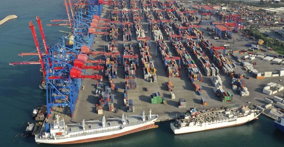 لبنان- مرفأ بيروت يعود للعمل مع تمديد ساعات التشغيل