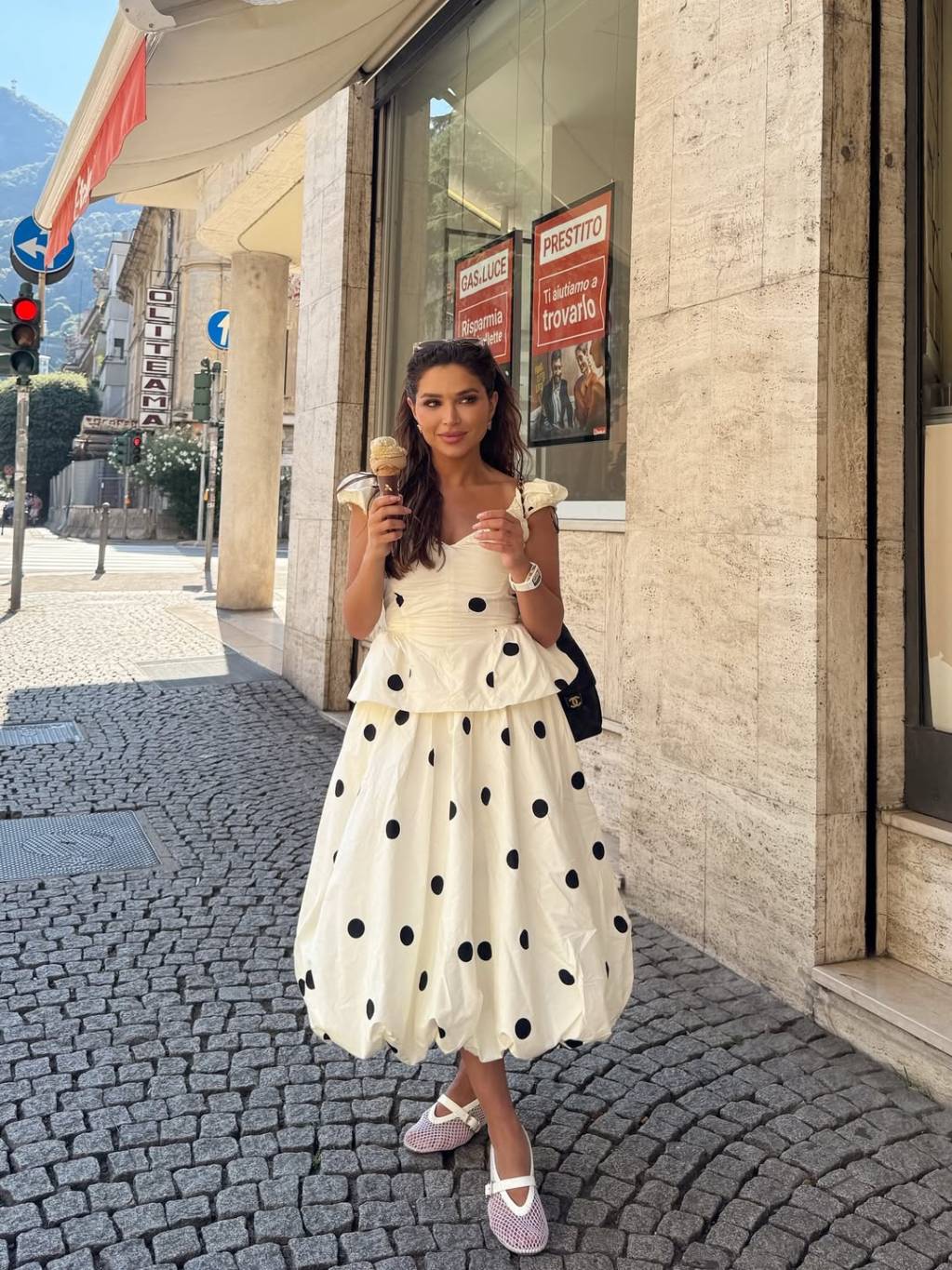 نهى نبيل تعتمد موضة البولكا دوت في إجازتها الصيفية بإيطاليا