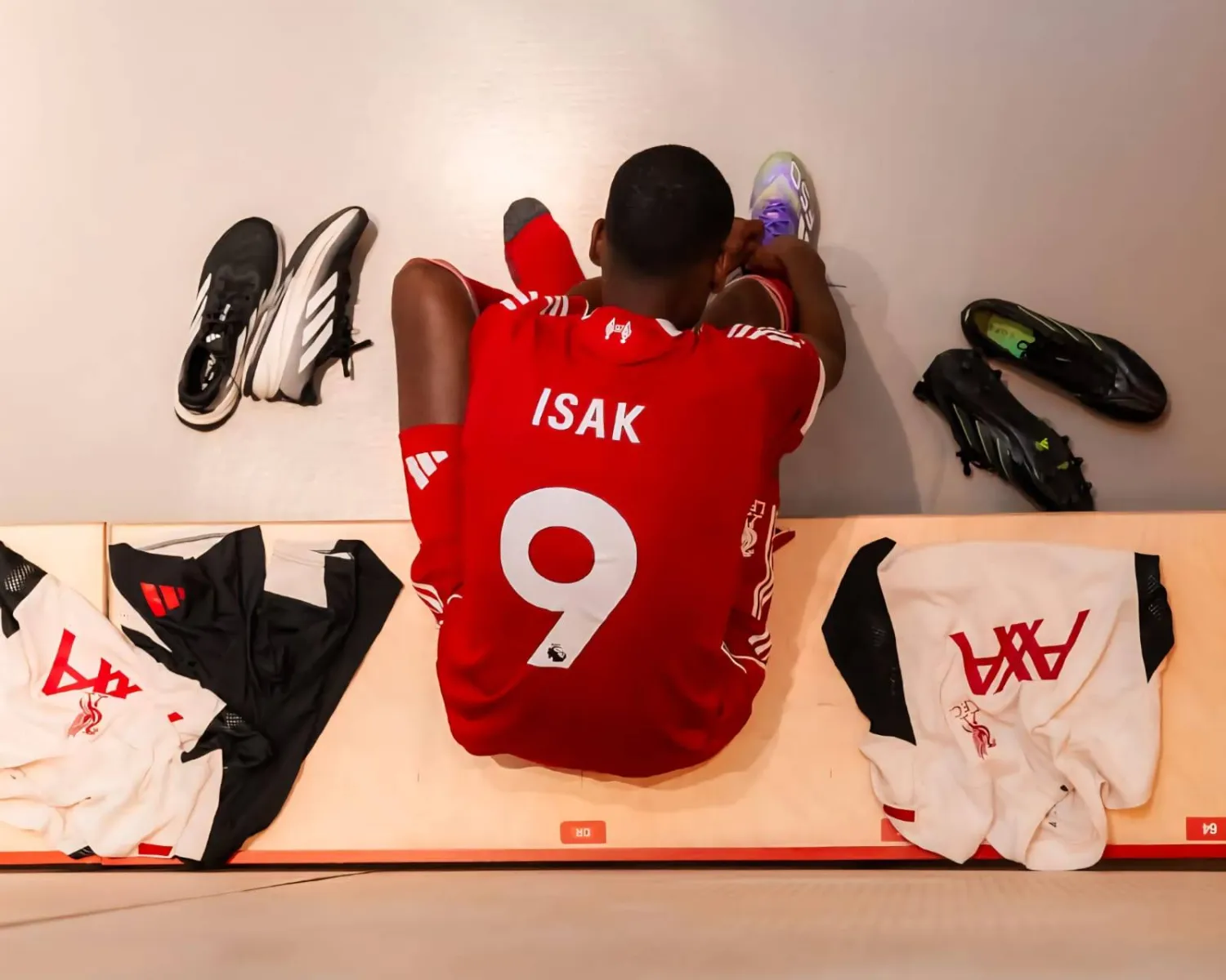 ليفربول يكشف سر بند مدفوعات التضامن في صفقة إيزاك القياسية