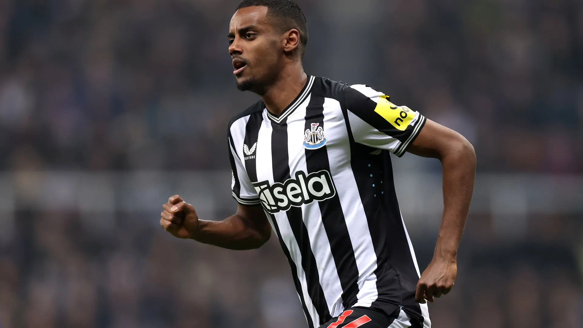 إيزاك إلى ليفربول في صفقة تاريخية بقيمة 125 مليون جنيه إسترليني