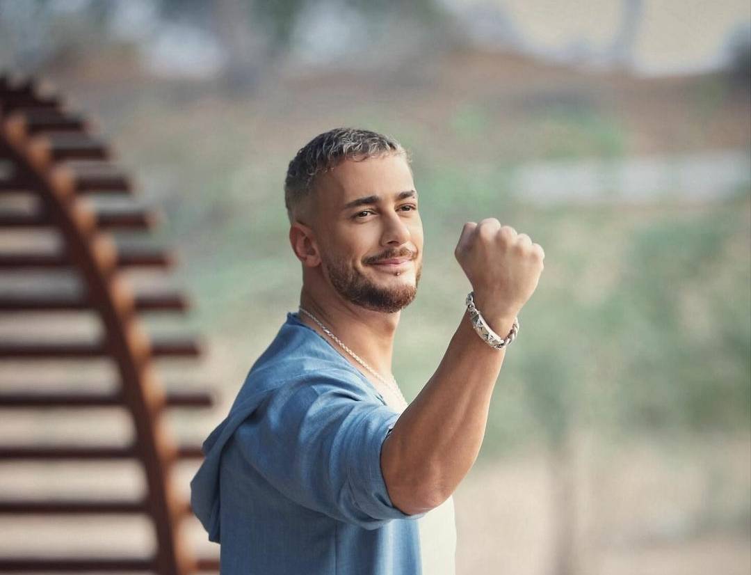 سعد لمجرد يفاجئ الجمهور بـ"شبه دماغي"... ويشعل حفله في الساحل الشمالي