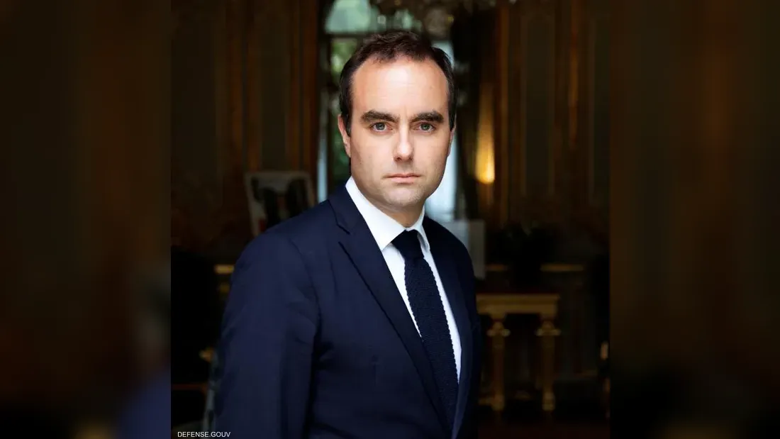 نقابة فرنسية تقاضي رئيس الوزراء بسبب "ماجستير غير مكتمل"