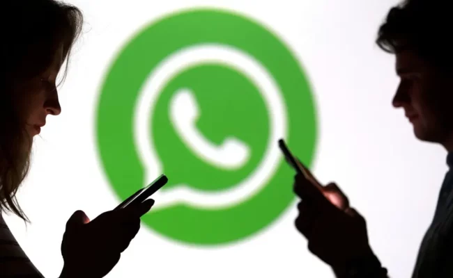 واتساب تختبر ميزة جديدة لتنظيم الردود في سلاسل على iOS