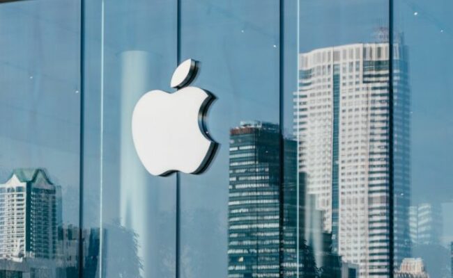 آبل تستعد لإطلاق iOS 27 وآيفون 18: تحسينات كبيرة لعمر البطارية وأداء سيري