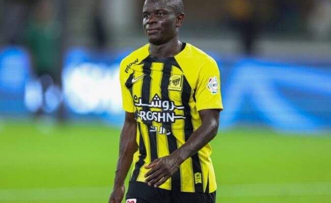 كانتي يقود الاتحاد لفوز قاتل على النجمة ويمنحه صدارة دوري روشن