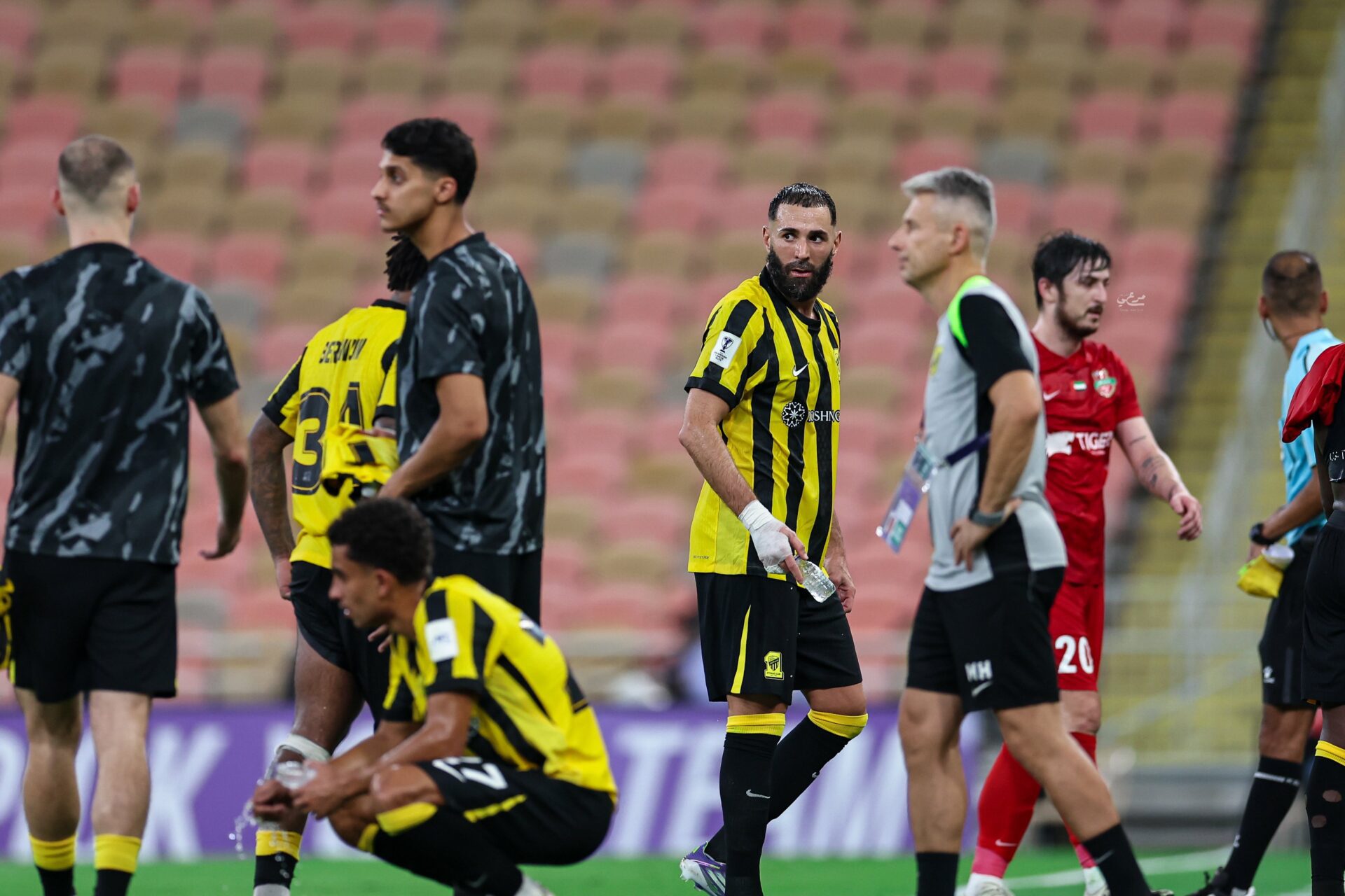 ابتسامات بنزيما تثير الجدل واتحاد جدة ينهار آسيوياً للمرة الثانية