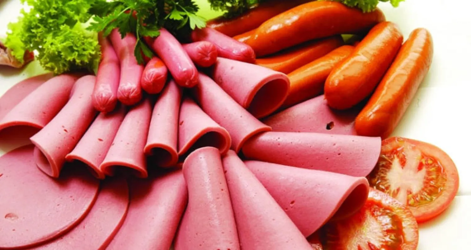 دراسة: تناول اللحوم المُصنّعة أسبوعياً يزيد خطر الإصابة بسرطان الثدي بنسبة 57%