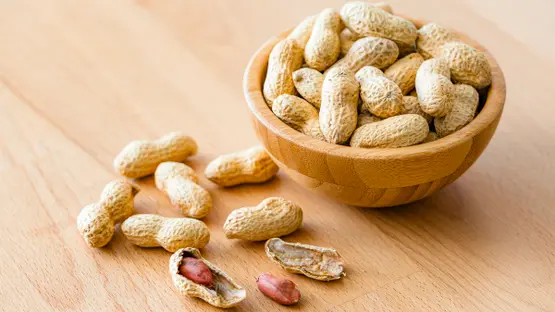 الفستق أم الفول السوداني؟ أيهما الأفضل لصحتك ومحفظتك