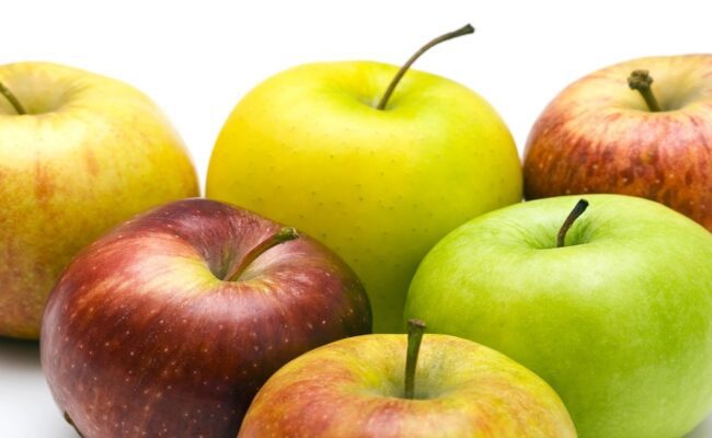 التفاح وصحة الأمعاء: مقارنة بين أشهر الأصناف من حيث الألياف والطعم