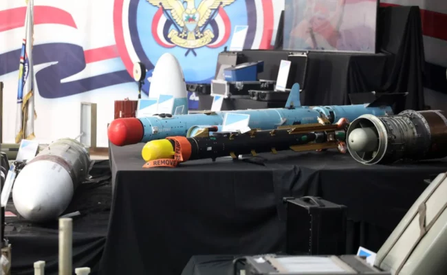 اليمن يحبط عملية تهريب نوعية للحرس الثوري الإيراني في باب المندب