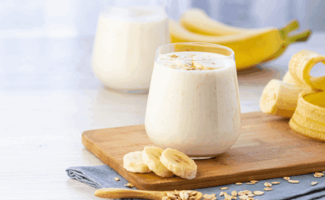 تحذير علمي: الموز في العصائر يقلّل من فوائدها الصحية