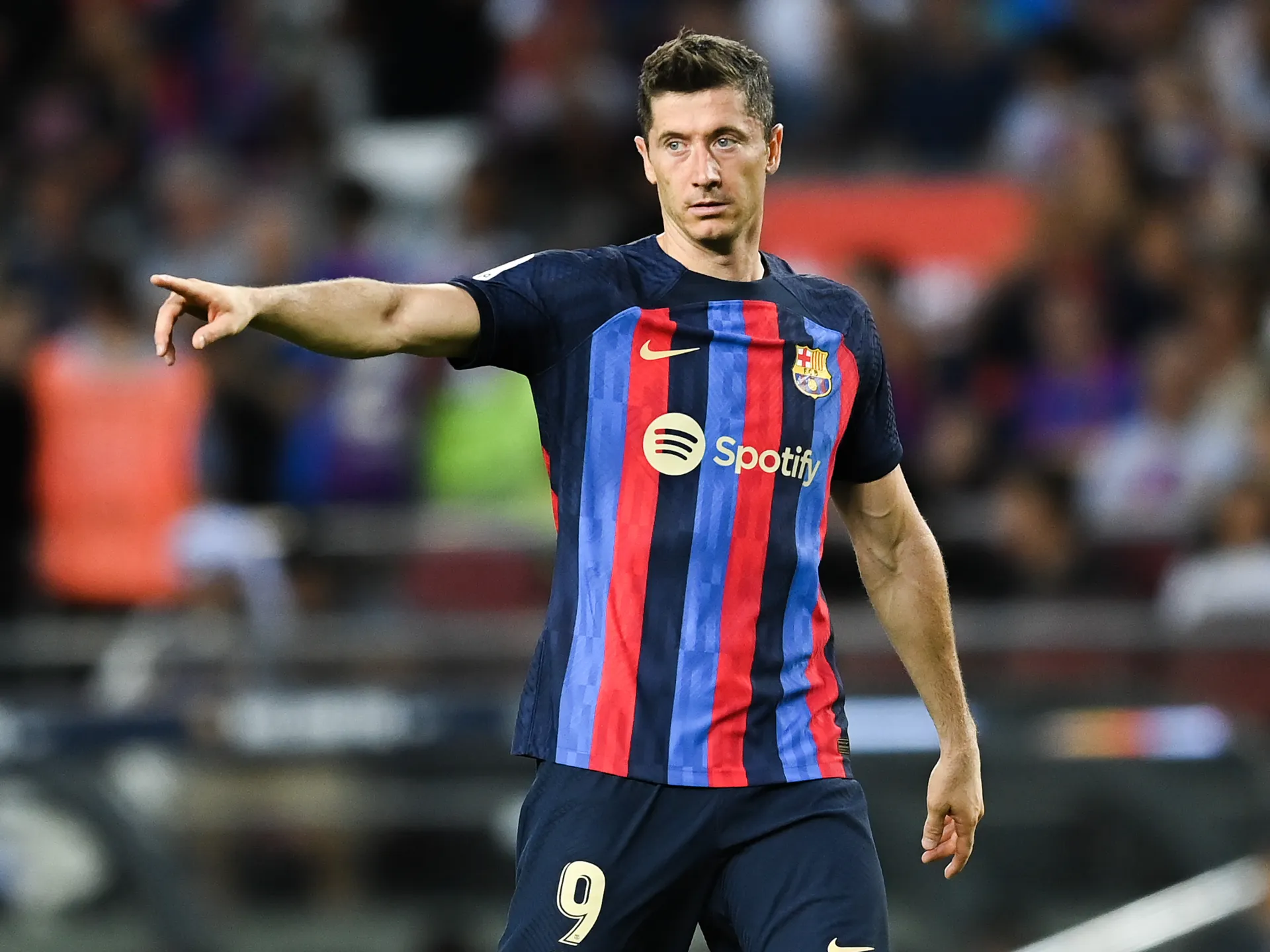 ليفاندوفسكي يكشف: برشلونة طلب مني التوقف عن تسجيل الأهداف لتجنب دفع أموال لبايرن ميونخ