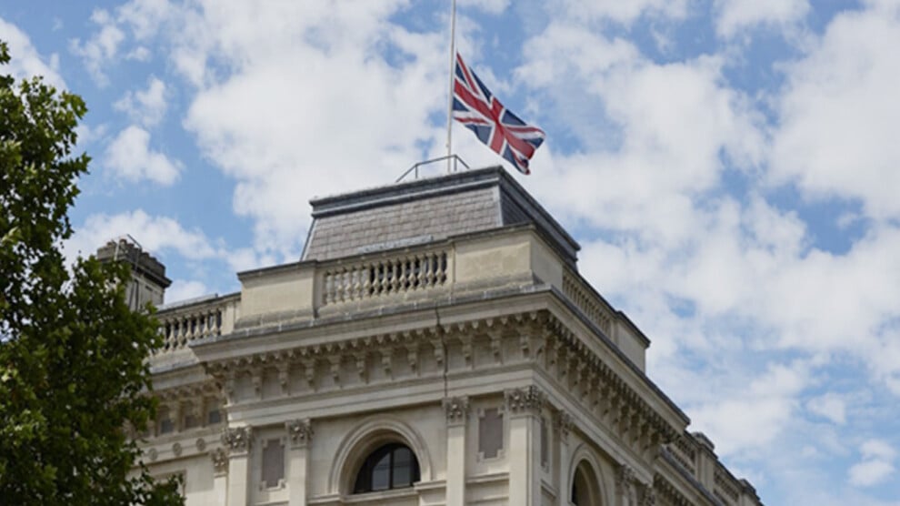 بريطانيا تتجه لتشديد قوانين اللجوء: إقامة مؤقتة وانتظار يصل إلى 20 عاماً للاندماج الدائم