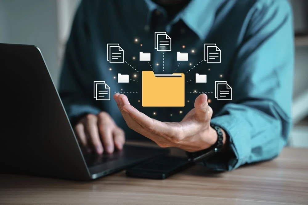 تحقيق يهز بروكسل: بيانات مواقع هواتف مسؤولي الاتحاد الأوروبي تُعرض للبيع