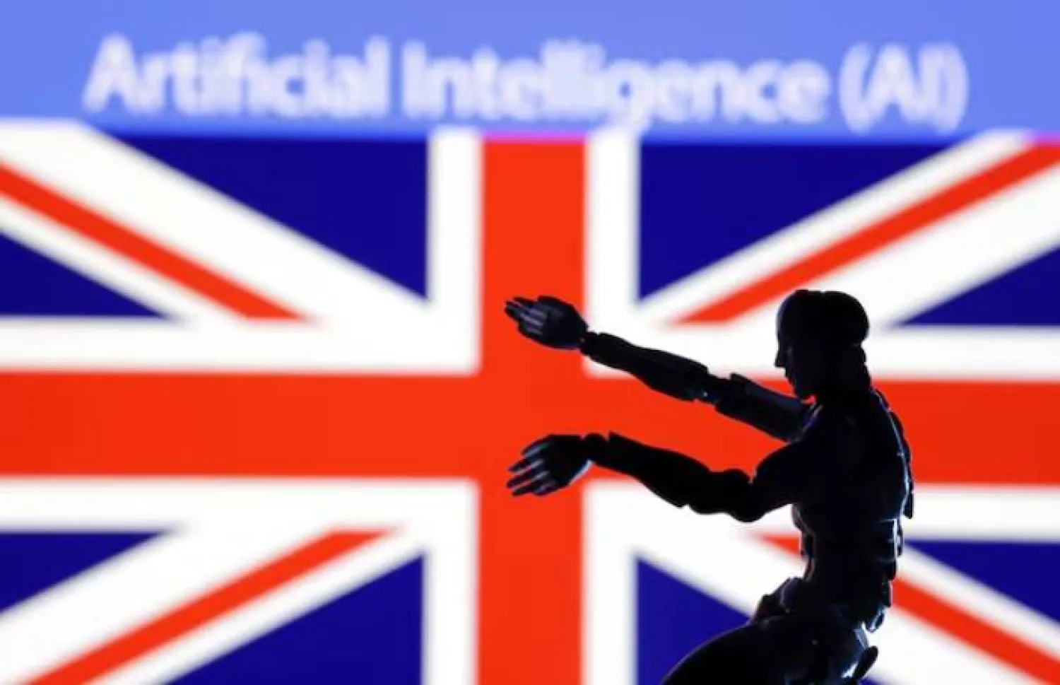 الاعتماد المتزايد على الذكاء الاصطناعي بين شباب إنجلترا يكرّس اقتصاد العزلة الرقمية