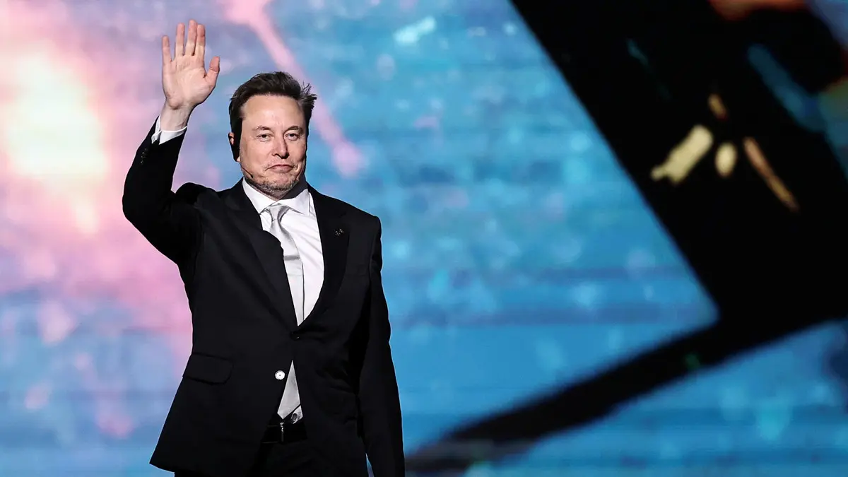 إيلون ماسك ينفي تقريراً عن جمع xAI تمويلاً بقيمة 15 مليار دولار