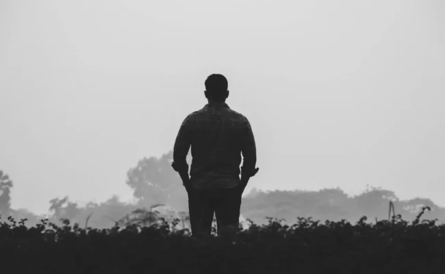 طرق فعّالة للتغلب على اكتئاب الشتاء: من الرياضة إلى العلاج بالضوء