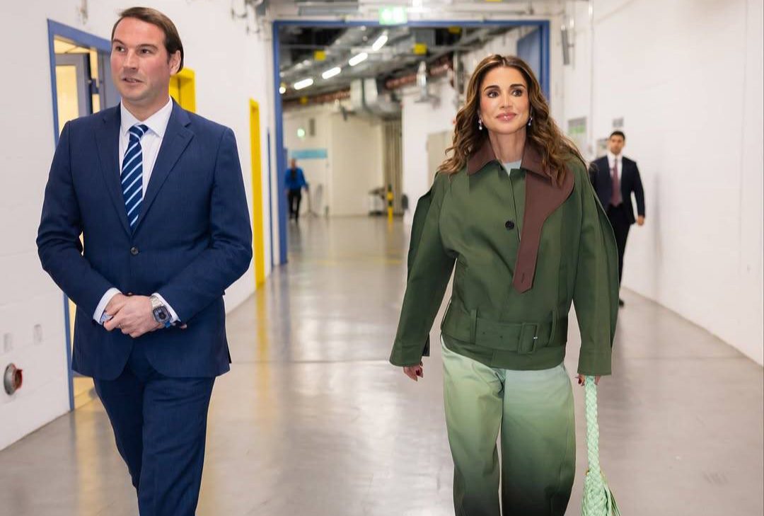 الملكة رانيا العبدالله تخطف الأنظار بإطلالة عصرية ورسالة إنسانية في ميونخ