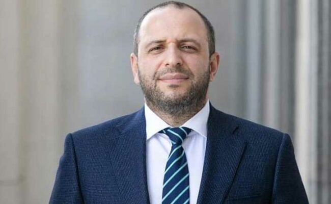 أوميروف يتولى قيادة الوفد الأوكراني لمفاوضات السلام بعد استقالة يرماك