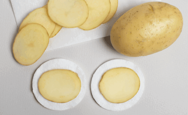 البطاطا.. مكون طبيعي لتعزيز جمال البشرة