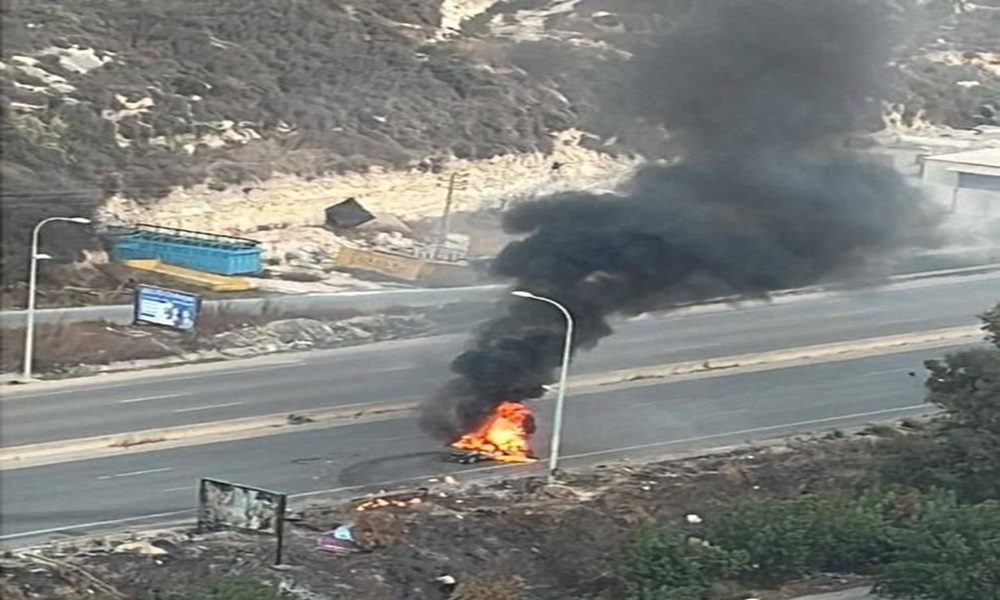 لبنان- بالصورة: استهداف إسرائيلي يطال سيارة جنوباً
