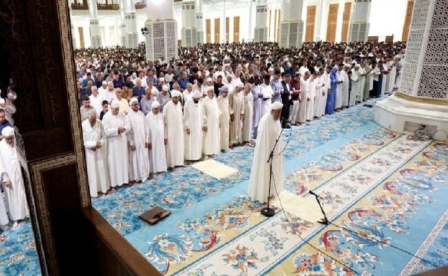 جزائريون يؤدون صلاة الاستسقاء طلبًا للغيث