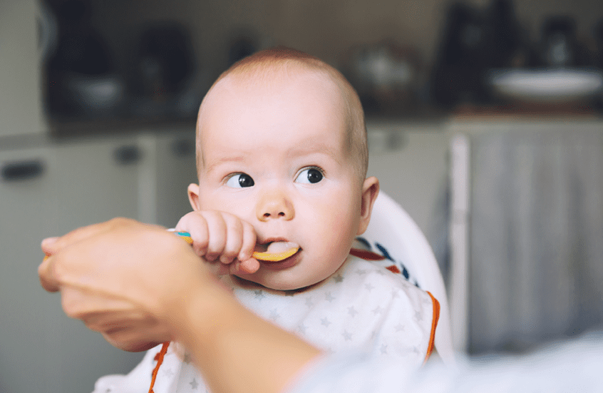 الرضع وعاداتهم اليومية… دراسة تكشف 9 سلوكيات تهدد صحتهم مستقبلاً