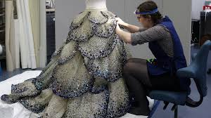 فستان Junon من ديور: أيقونة الموضة التي تعيد الاحتفال بالإبداع التاريخي